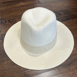 Wyeth wool hat.
